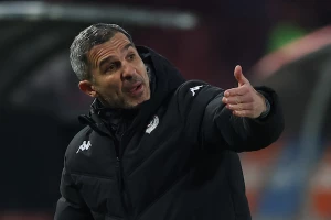 ''Gospodine Stojakoviću, da li ćete podneti ostavku?''