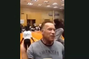 Podlac, udario Švarcenegera!