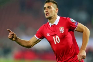 Ronaldo gleda u leđa Dušanu Tadiću!