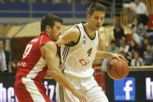 Partizan pod hitno mora da dovede pleja