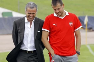 Zvezda - Licence do kraja avgusta!