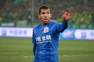 Nismo dugo čekali, Tevez razbesneo Kineze!