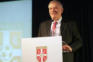 Tole: "Tužiću Beograd zbog grafita"