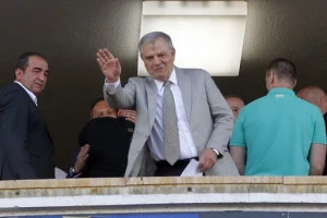 Odlazi Tole - Samo još da Deki kaže ''DA''...