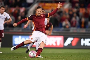 Roma odlučila - Toti ostaje u klubu i na terenu!