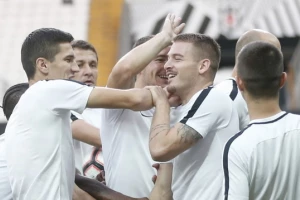 Partizan odradio trening na velelepnom ''Vodafon parku''