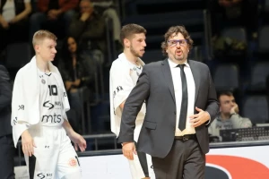 Incident na startu druge četvrtine, Partizan ubedljiv na poluvremenu!