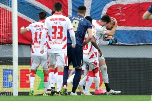 POLUVREME - Dva penala, dva poništena gola, brojne prilike i vođstvo Zvezde na ''TSC Areni''!