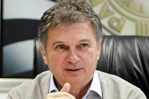 Tumbaković novinarima: "Hoćete vi da promovišete Tomića?"