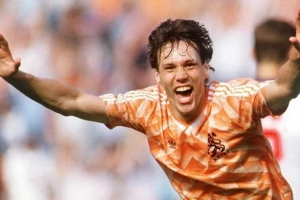 Van Basten napustio FIFA