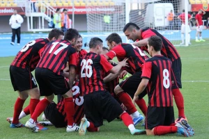 Ibra umalo srušio gol!