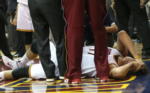 Beta/AP Photo/The Plain Dealer, Thomas Ondrey