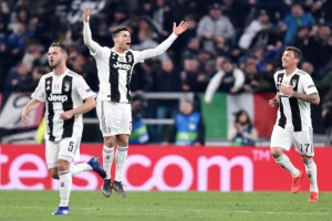 Nelogično? Juve ga otpisuje, žele ga svi najveći klubovi sveta?! Ovo su opcije!