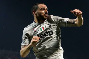 De Liht pred vratima, Bonući ponovo napušta Juventus?