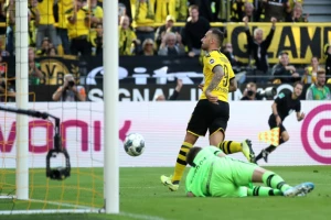 Bundesliga - Dortmund se igrao sa "farmaceutima"! Gruja pogodio, Subotić "pocrveneo"!