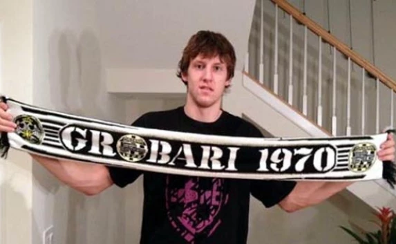 Jan Vesely (Twitter)