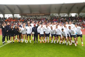 Trening Srbije - dijaspora pozdravila "orlove", idoli dva Dušana i baklja za sreću!