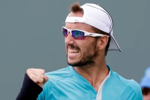 Štutgart - Troicki preskočio i Zvereva