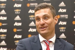 Nemanja Vidić savetuje nove Junajtedove klince!