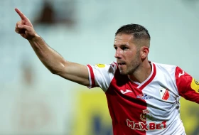 Pazi, Voša gazi! Revija kartona u Staroj Pazovi, Vukanović i Dele srušili OFK Beograd!
