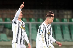 Ronaldo, uzalud radovanje - Lazović došao glave Juventusu!