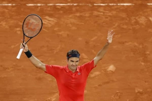 RG: Federer u osmini finala posle tri i po sata
