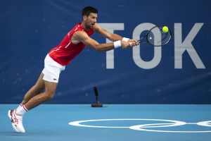 Novak je hit na društvenim mrežama - Trening sa gimnastičarkama nasmejao sve