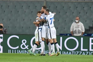 Inter furiozno kroz Firencu, Atalanta bolja od Sasuola