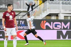 Sala evrogolom srušio Torino, Specija pobegla iz opasne zone