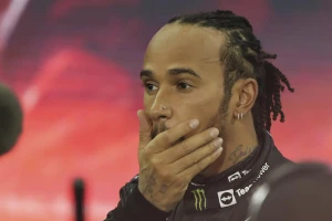 Hamilton: "Nije smak sveta ako završim sezonu bez pobede"