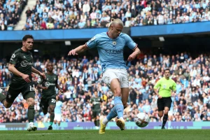 Gosti, ne izuvajte se - Nije moglo bez Halanda, Njukasl razbio Brentford, dva otkaza na pomolu