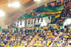 Nema smene, podrška Vujoševiću posle debakla u derbiju!