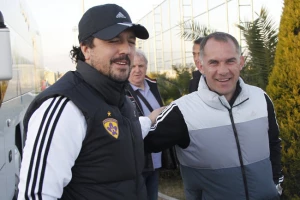 Ovacije nekadašnjem fudbaleru Partizana na - hokejaškom derbiju