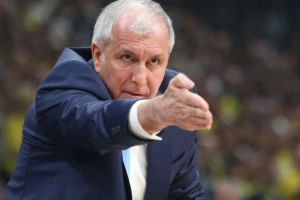 Željko ih ne uči samo košarku, naučio je Turke da igraju i kolo!