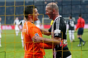 Goleada na meču Ronalda, Zidana i legendi