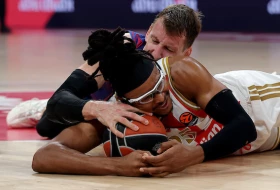 POLUVREME - Klajburn igra kao u transu, Zvezda se drži!