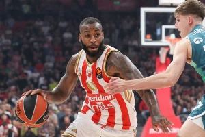 Miler-Mekintajer na čistom srpskom oduševio navijače Zvezde: "Mi o vuku..."