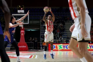 POLUVREME - Zvezdi nedostaje šut spolja da slomi Budućnost