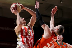 POLUVREME - Zvezda se baš razigrala, Miljenović pokretač crveno-belih!