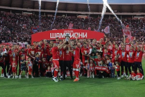 FOTO GALERIJA - Zvezda prva ponovo