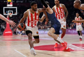 POLUVREME - Rovovska bitka u "Areni", Zvezda u finišu napravila razliku