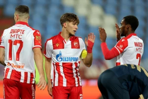 Zvezda 10/10, het-trik Ivanića, Kostov sa kapitenskom trakom ''bacio petardu'', upisao se i Zarić!