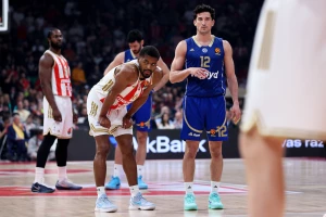 POLUVREME - Za sada nije Zvezdino veče u "Areni"