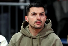 Morao je i Radonjić da se oglasi uz pesmu "Heroji"