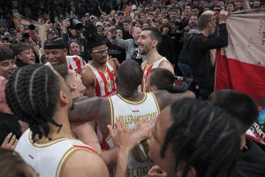 TABELA - Zvezda se nije pomerila ni za pedalj, Dubai i dalje opasno preti