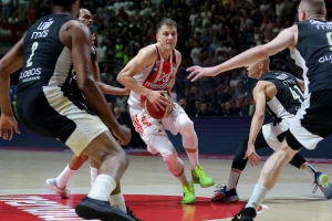 POLUVREME - Pakleno u "Pioniru"! Partizan u problemu, a vodi, kako je 20 minuta zapravo sat vremena