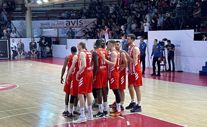 @kkcrvenazvezda/Twitter