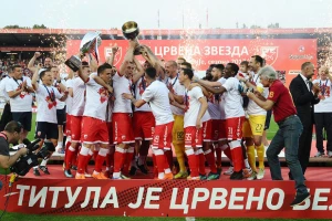 Zvezda predstavila rezervne dresove, kako vam se čine?