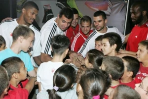 Zvezdini ''klinci'' upoznali Almonda i Brauna