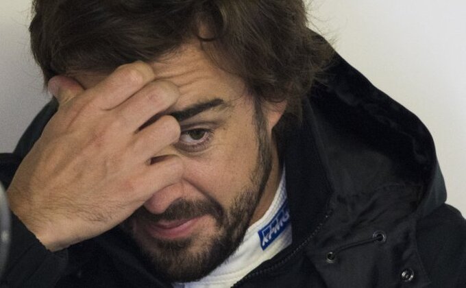 Alonso će startovati sa poslednjeg mesta u Maleziji zbog kazne